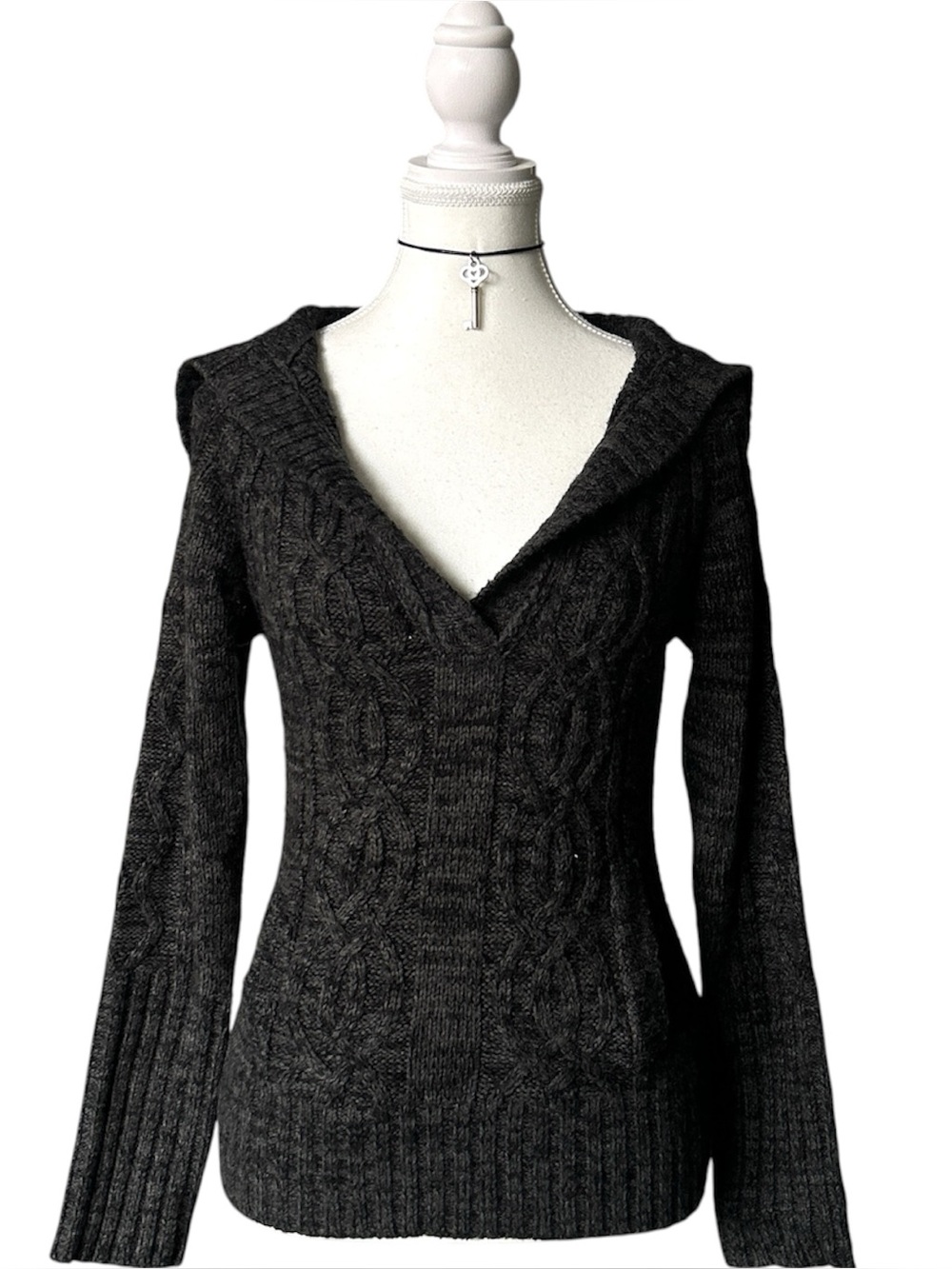 Y2K Grunge “Le Tempe” Dark Gray/Brown Cable Knit V-Neck Sweater